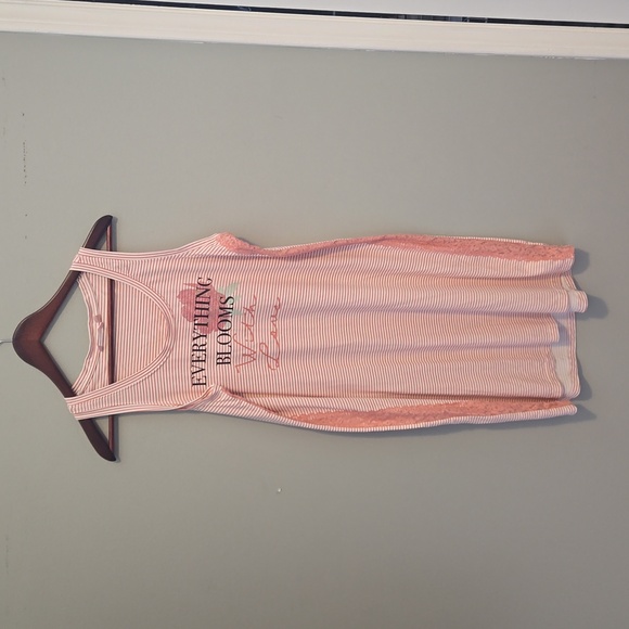 Night Gown - Picture 1 of 4